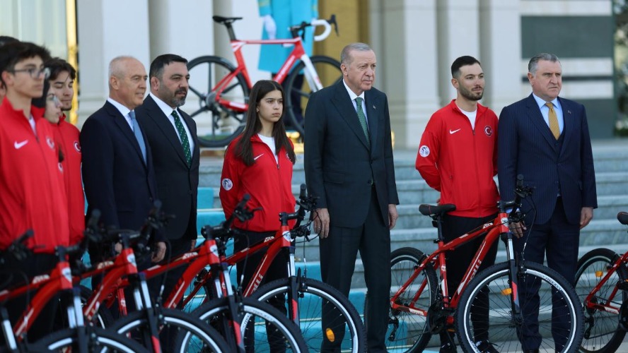 60. Cumhurbaşkanlığı Türkiye bisiklet turu başlıyor! Erdoğan, Türkiye Bisiklet Turu heyetini kabul etti