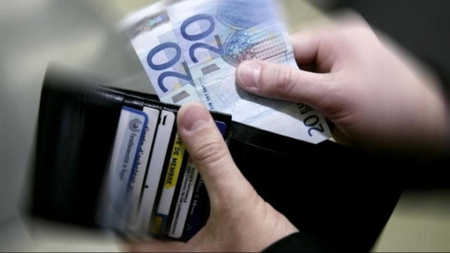 Dövizde tarihi gün: Euro yükseldi, dolar geriledi, altın hareketlendi