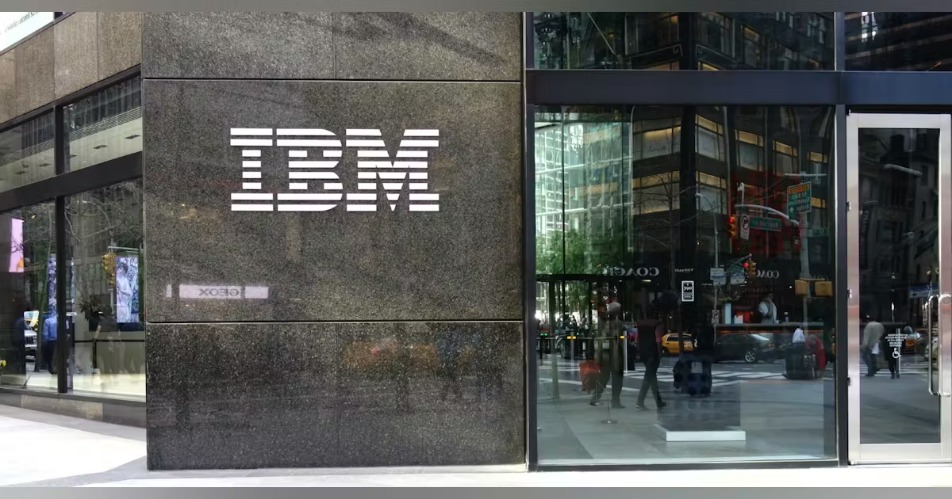 IBM'in geliri ilk çeyrekte arttı