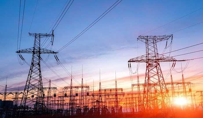 Spot elektrik piyasasında en yüksek fiyat 3.400 TL olarak belirlendi: İşlem hacmi düşerken en düşük fiyat 1.379 tl seviyesinde kaldı