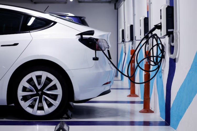 Elektrikli otomobillerin payı yükseldi, dizelde sert düşüş