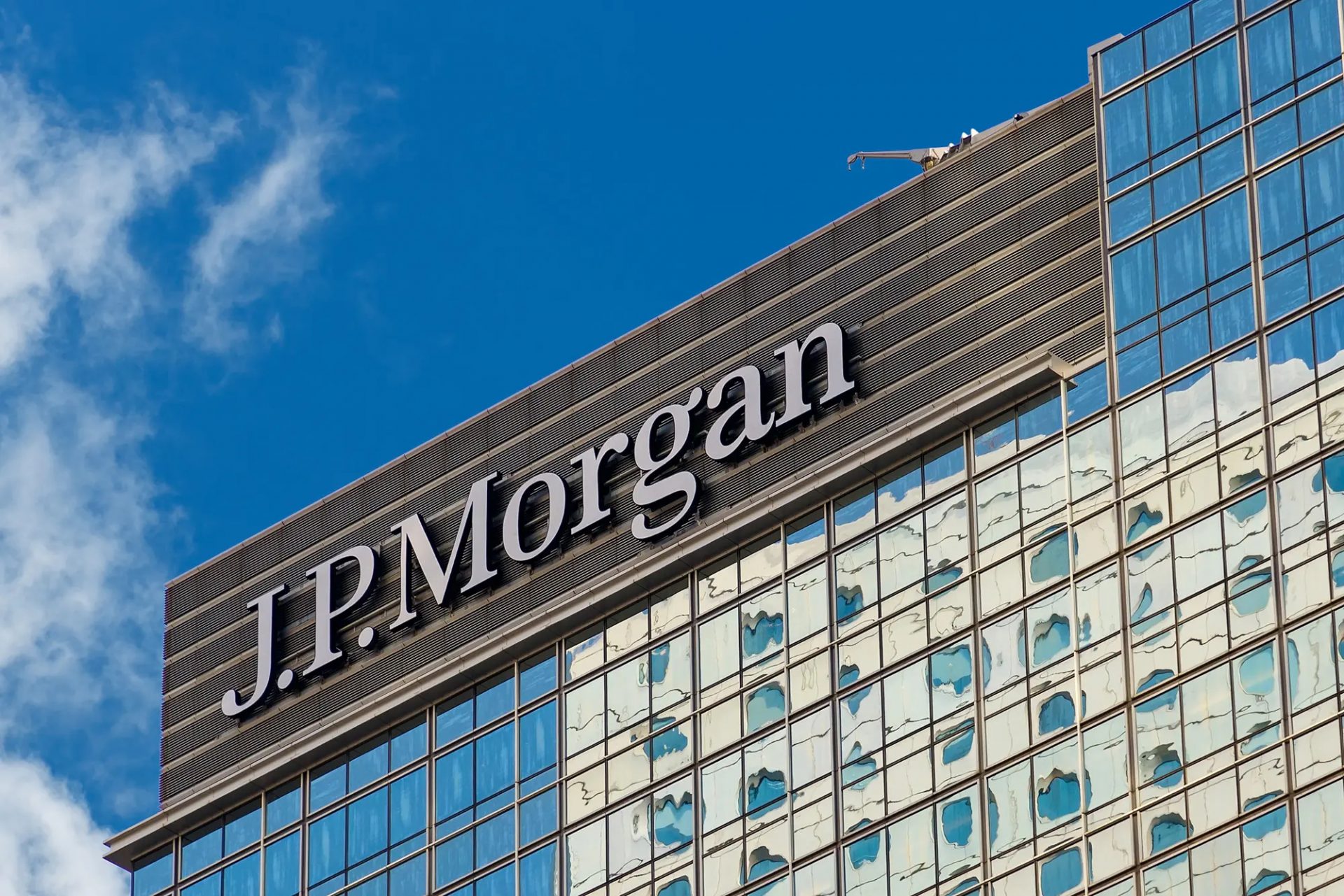 JP Morgan'dan petrol tahmininde aşağı yönlü revize: 2025 Brent fiyat tahminini varil başına 73 dolardan 66 dolara çekti