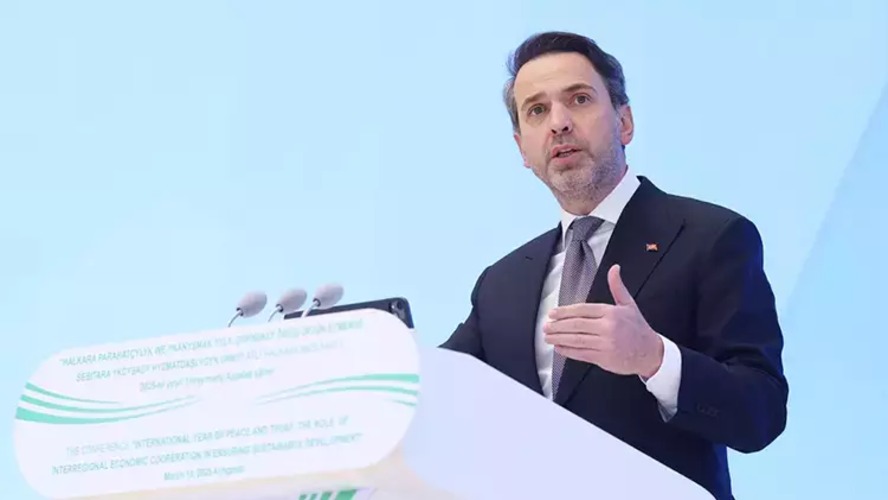 Bakan Bayraktar, IRENA Genel Direktörü La Camera ile görüştü