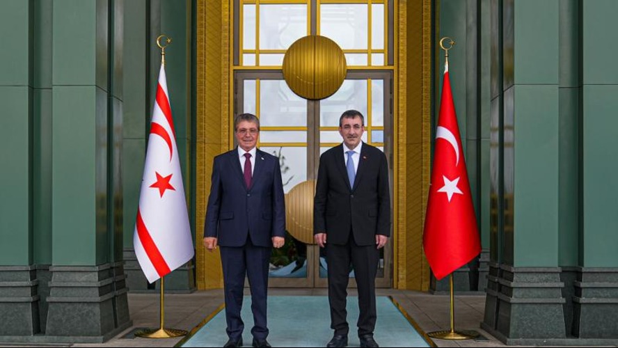 Cumhurbaşkanlığı Külliyesi'nde kritik buluşma: Üstel ve Cevdet Yılmaz bir araya geldi
