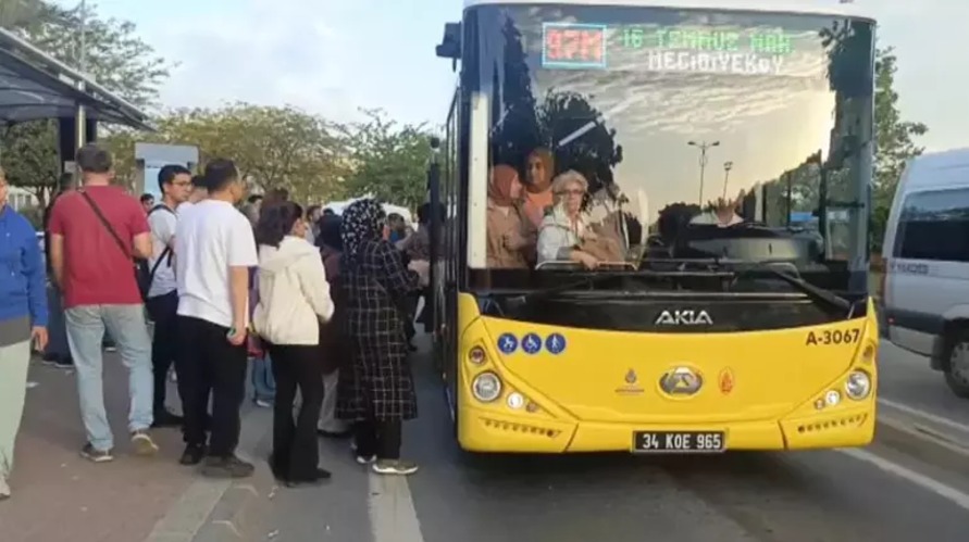 İstanbul'da otobüs krizi sona erdi: Belediye ile özel halk otobüsleri anlaştı