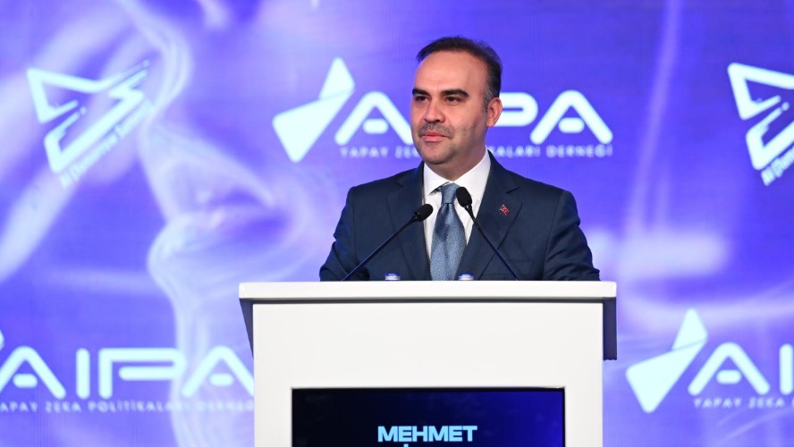 Sanayi ve Teknoloji Bakanı Kacır: ‘Yapay zeka devrimini insanlık yararına yönlendireceğiz’