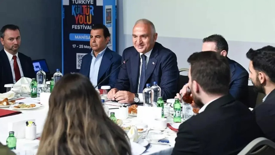 Kurban Bayramı tatili 9 gün mü olacak? Bakan Ersoy'dan önemli açıklama