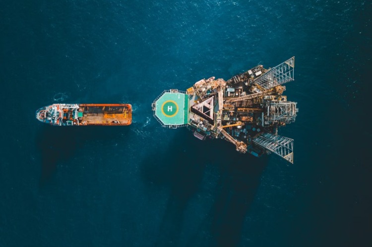 Küresel petrol talebinde güçlü artış beklentisi: IEA'dan güçlü büyüme beklentisi