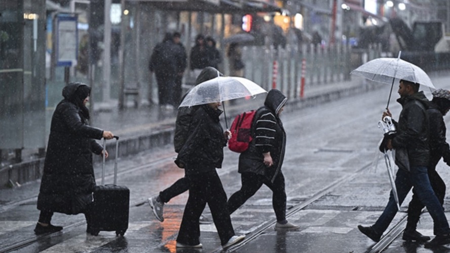 Meteoroloji uyardı: Rüzgar ve sağanak yağışa dikkat... Hafta içi havalar ısınıyor