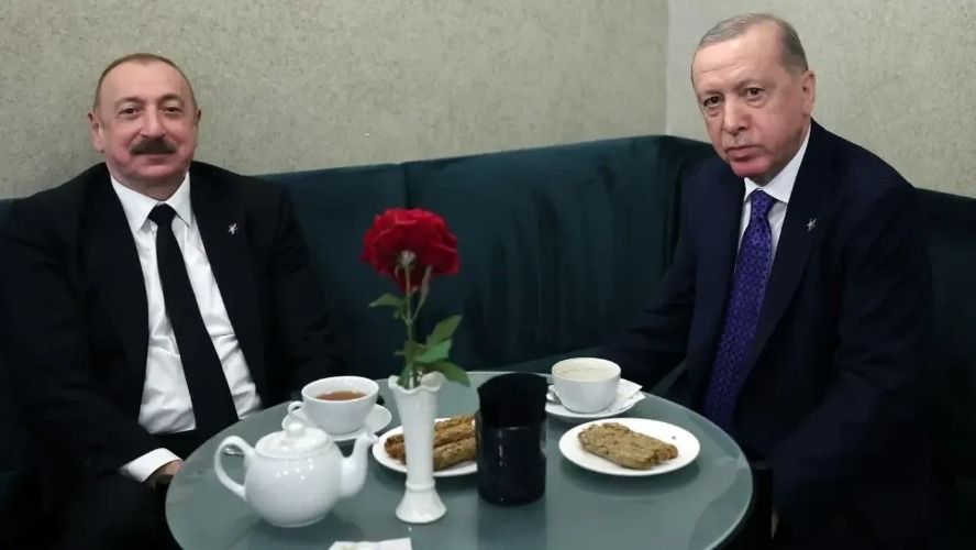 Tiran'da Erdoğan ve Aliyev'den samimi buluşma