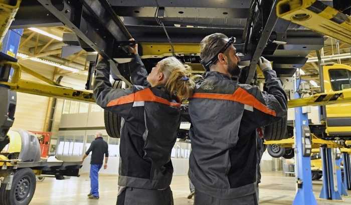 Almanya'da fabrika siparişleri martta yüzde 3,6 arttı: Stoklama etkisiyle beklentileri aştı