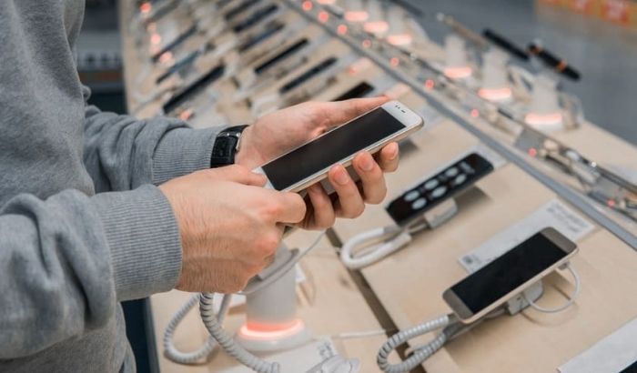 Çin'de akıllı telefon satışları şubat ayında geriledi