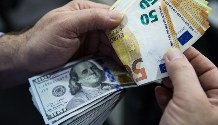 Kur cephesinde dikkat çeken hareket: Dolar sabit kaldı, euro ve sterlin düşüşte