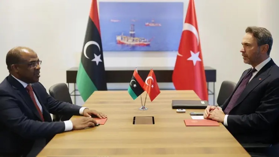 Enerjide diplomasi trafiği: Bayraktar, Libya heyetini ağırladı