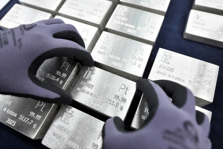 Platin fiyatı 11 yılın zirvesine ulaştı: Altın yerini platine mi bırakıyor?