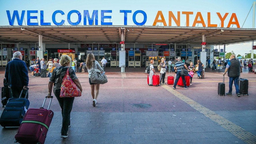 Antalya'ya 6,5 milyondan fazla yabancı turist geldi