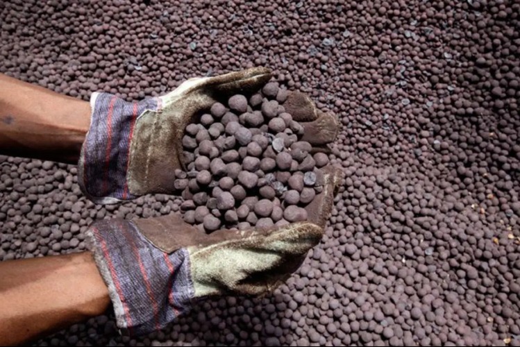 BHP işçileri grev hazırlığında: Demir cevheri ihracatı risk altında