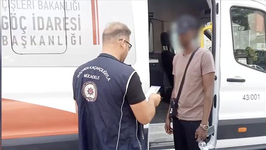 Düzensiz göçte kritik düşüş! Bakan Yerlikaya: ‘Düzensiz göçe asla müsamaha göstermeyeceğiz’