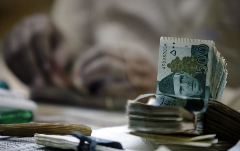 S&P’den Pakistan’a güven: Kredi notu yükseldi