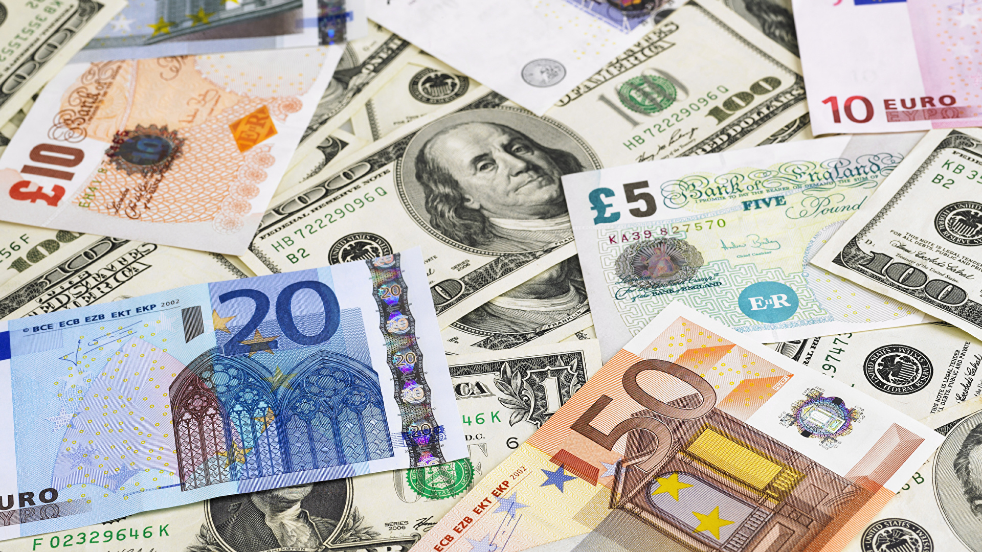 Dövizde sessiz fırtına: Dolar ve Euro yükselişini sürdürüyor?