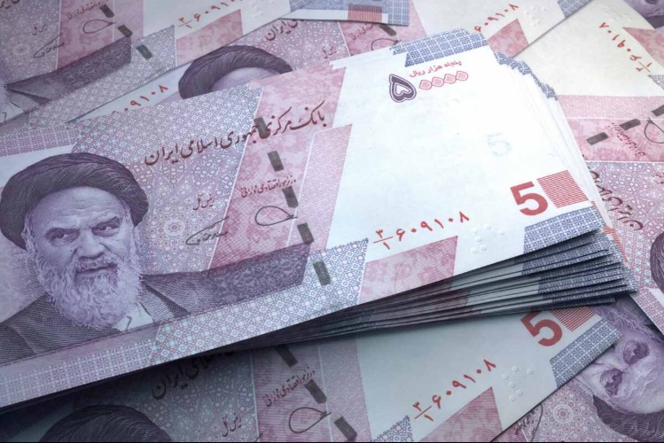 İran riyali tarihi dipte: Dolar 2 milyon riyal sınırına dayandı