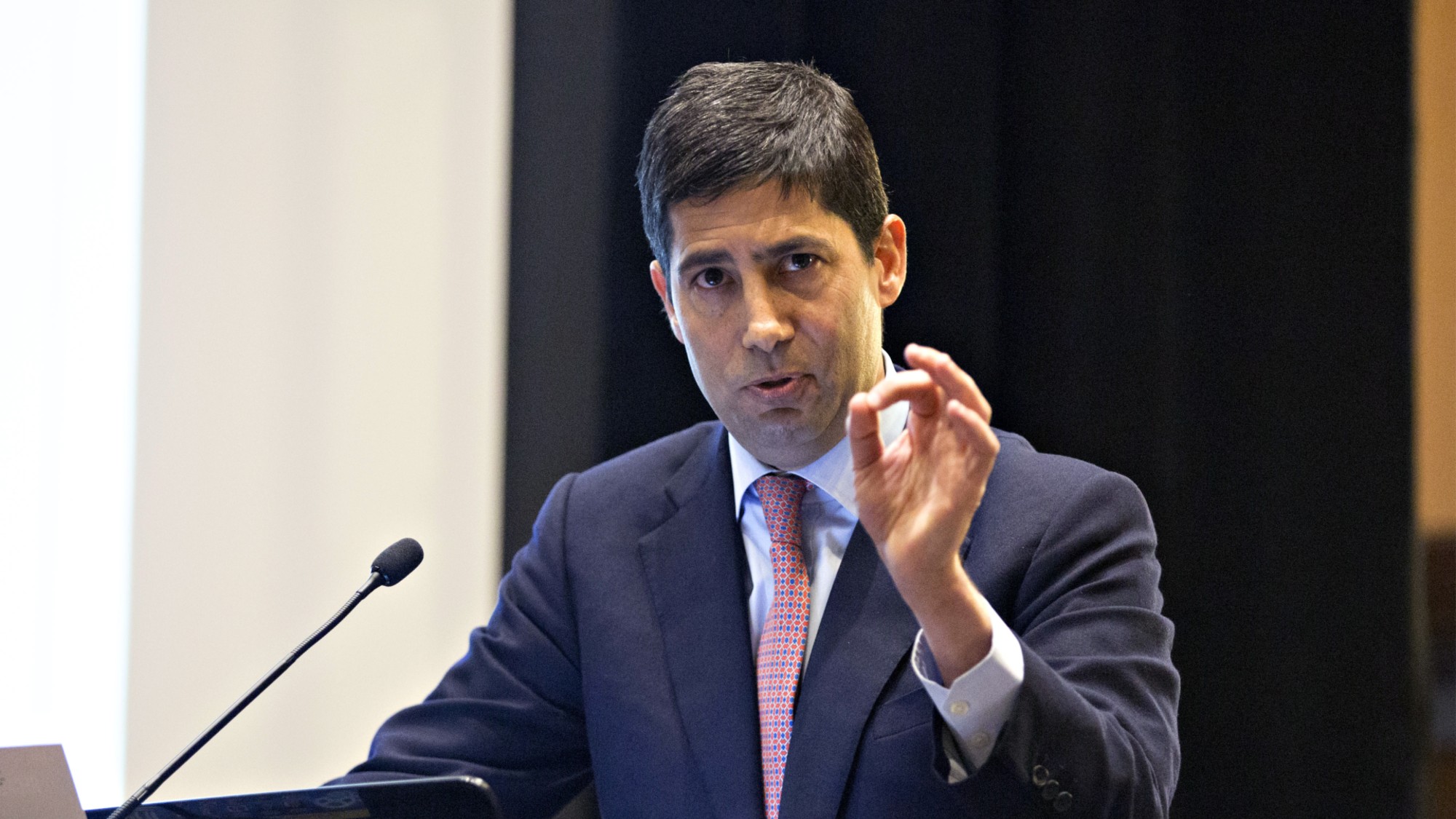 Fed Başkanı Warsh'tan faiz kararlarına ilişkin mesaj