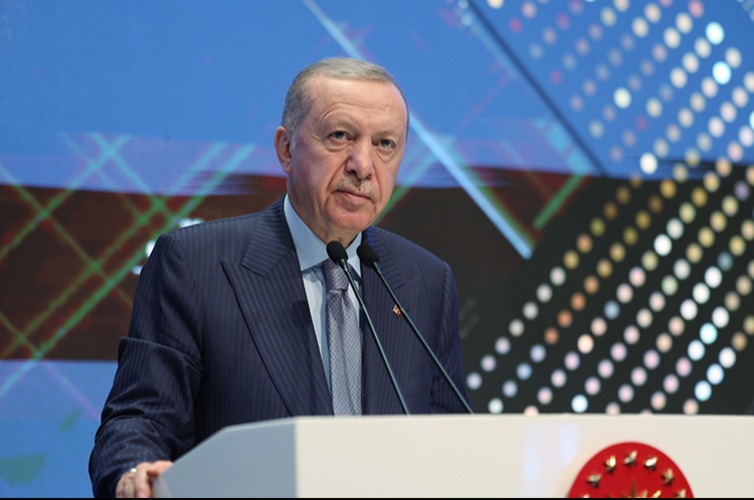 Cumhurbaşkanı Erdoğan’dan YKS’ye yerleşen öğrencilere tebrik
