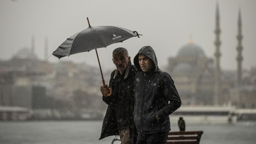 Meteoroloji ve AKOM'dan peş peşe İstanbul uyarısı