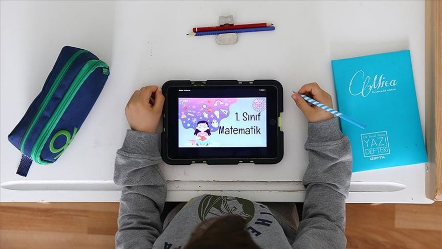 Öğrencilere 2,4 milyon tablet dağıtıldı: Bakan Uraloğlu'ndan açıklama