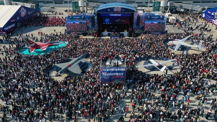TEKNOFEST İstanbul’da son gün heyecanı: Teknoloji tutkunları akın ediyor