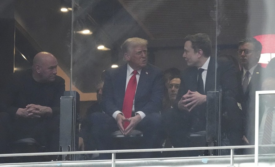 Trump ve Musk Arizona’da aynı sahnede: Sürpriz yakınlaşma