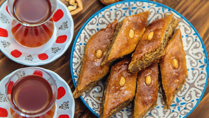 Tarım Bakanlığı bombayı patlattı: Baklava ve çayda gıda boyası, köftede sakatat
