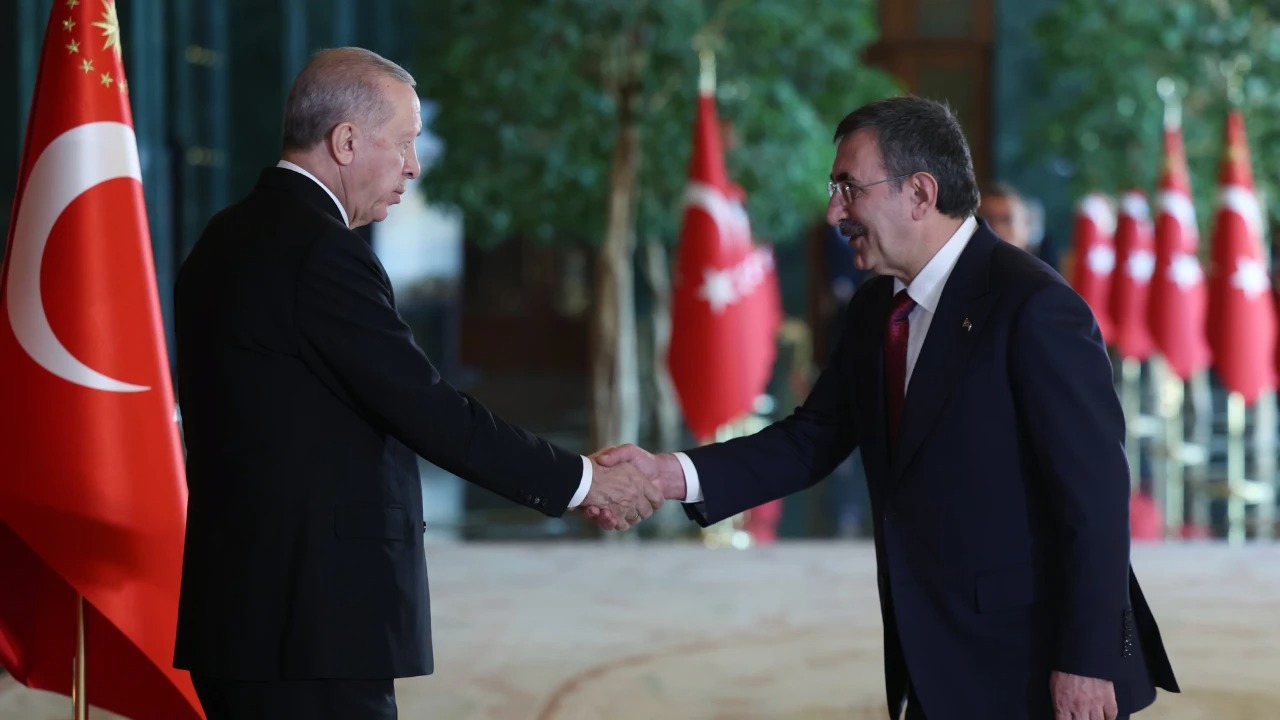 Erdoğan ABD’ye gitti, Yılmaz görevi devraldı