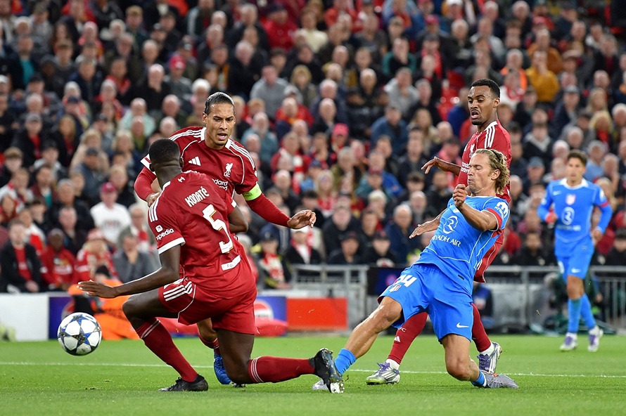 Liverpool nefes kesen maçta Atletico Madrid’i devirdi