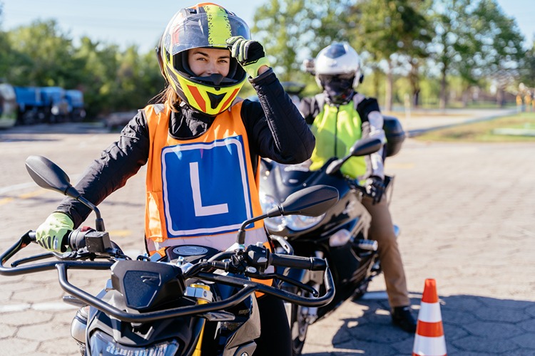 Dünya genelinde motosiklet kuralları: Ülke ülke güvenlik önlemleri