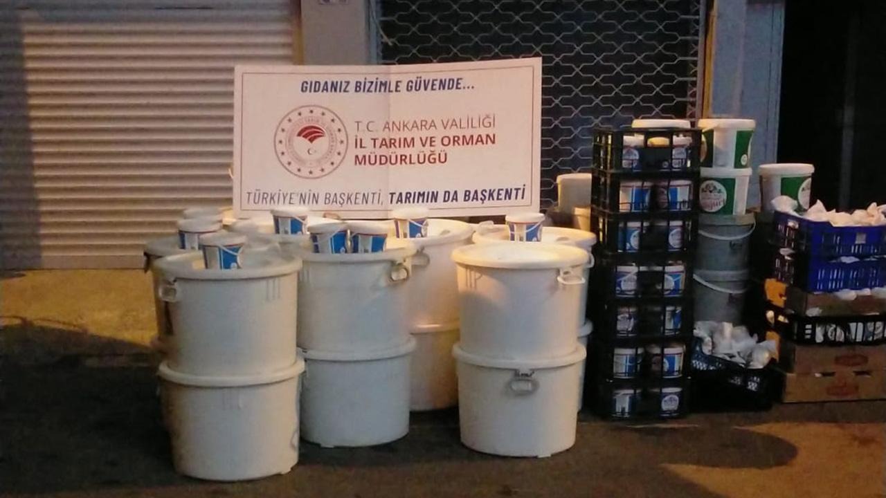 Gıda operasyonu: 3 ton bozuk süt ürünü imha edildi