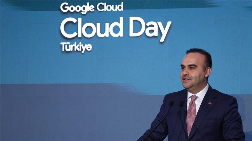 Bakan Kacır: 2030’a dek 10 milyar dolarlık veri merkezi ve yapay zeka yatırımını harekete geçireceğiz