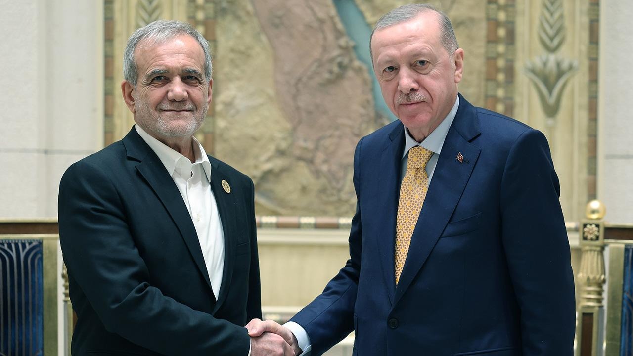 Cumhurbaşkanı Erdoğan, Pezeşkiyan ile görüştü