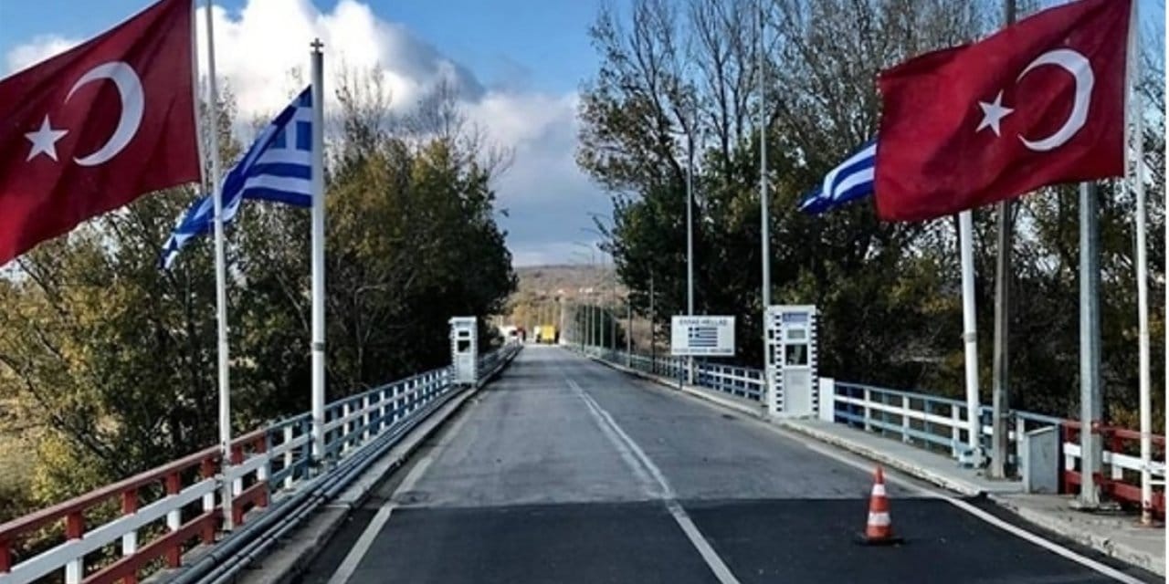 Yunanistan’dan Türkiye sınırına taşınana para desteği