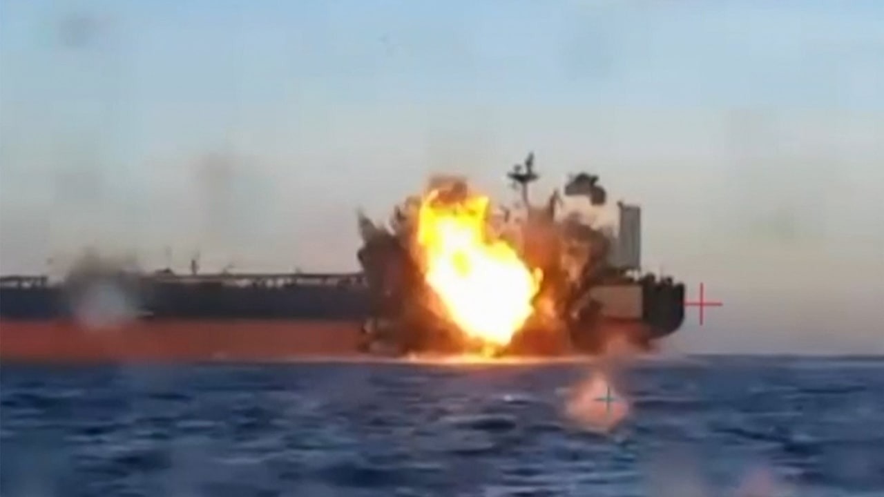 Karadeniz’de gerilim tırmanıyor: Petrol tankeri İHA’larla vuruldu