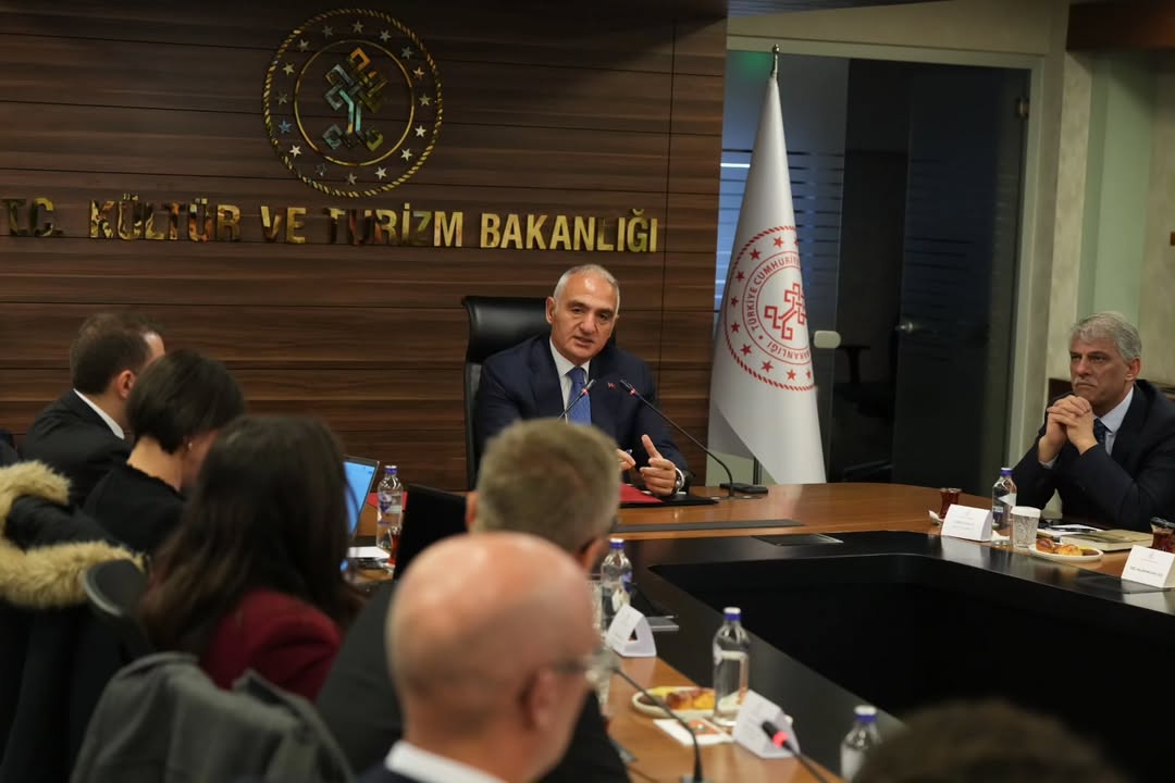 Bakan Ersoy: Türkiye'nin turizm gücünü dijital platformlarda daha etkin ve adil bir yapıyla büyütmeye devam edeceğiz