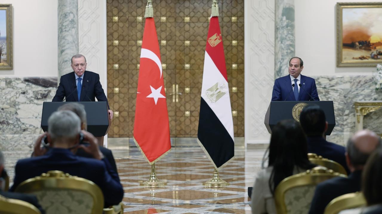 Sisi’den Türkiye vurgusu: Türkiye ile güçlü işbirliği, bölgesel çözümün anahtarı