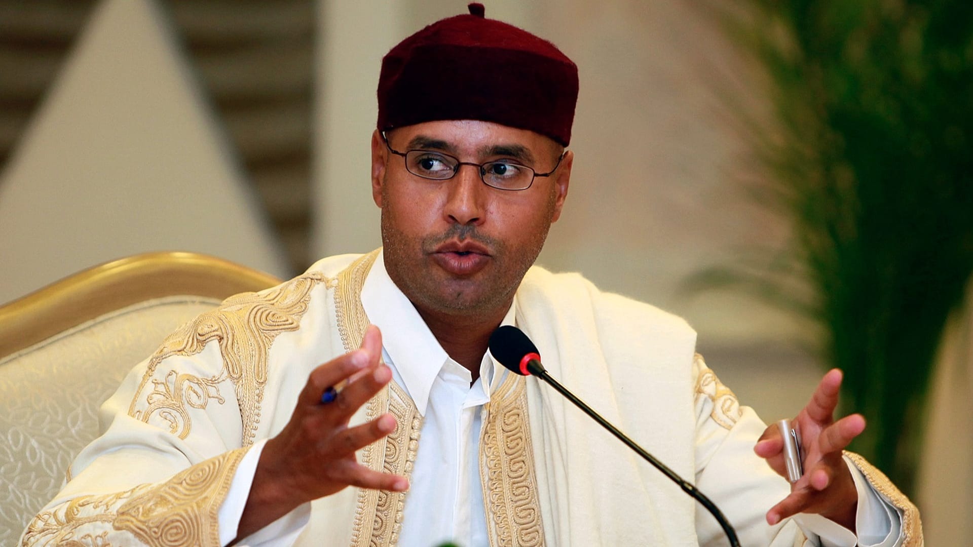 Seyfülislam Kaddafi toprağa verildi: Cenazeye 50 bin kişi katıldı