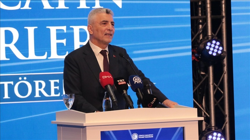 Türkiye 400 milyar dolarlık ihracat ligine girdi: Bakan Bolat’tan ticaret savaşları uyarısı