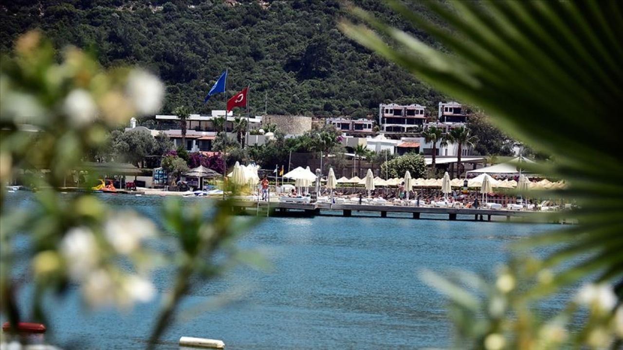 Turizm geliri geçen yılın aynı çeyreğine göre yüzde 2,6 azaldı