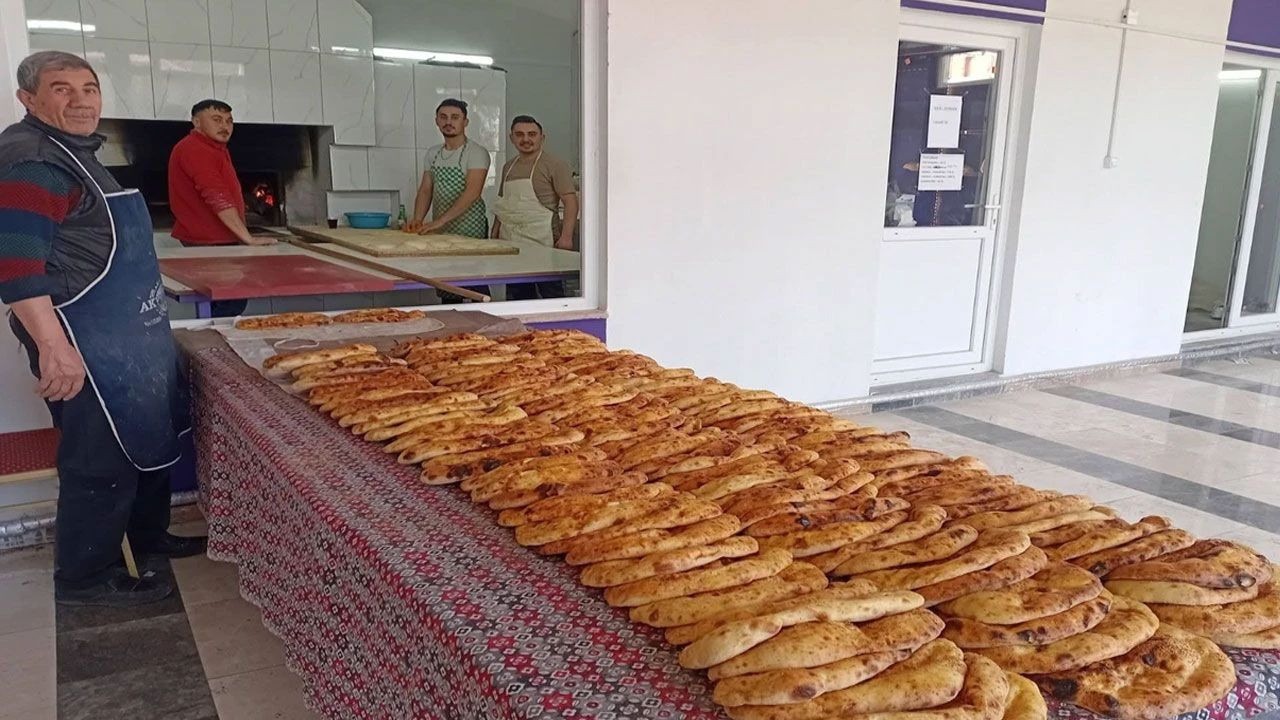Afyon’da Ramazan boyunca ücretsiz pide dağıtımı