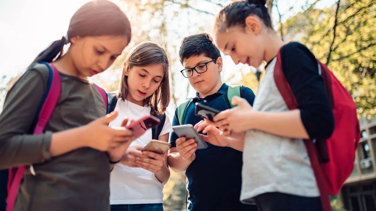 Bilim insanları açıkladı: İşte çocuklar için en uygun akıllı telefon yaşı