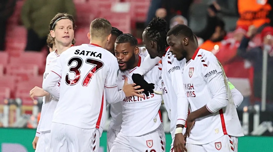 Samsunspor UEFA Konferans Ligi’nde son 16’ya yükseldi