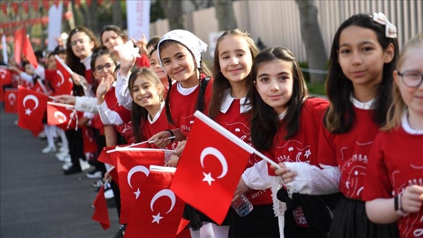 Yarıyıl tatili sonrası ilk ders zili bugün çalıyor: İlk ders "Bayrak Sevgisi"