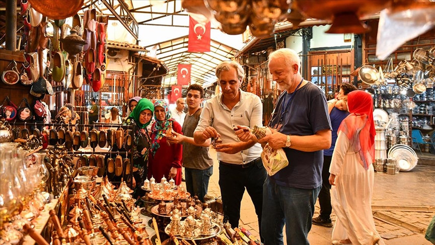Kitle turizmi bitti: Antalya artık turist değil para sayacak